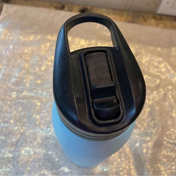 Free! HydraPeak 32oz straw lid water bottle - Picture 4 of 12